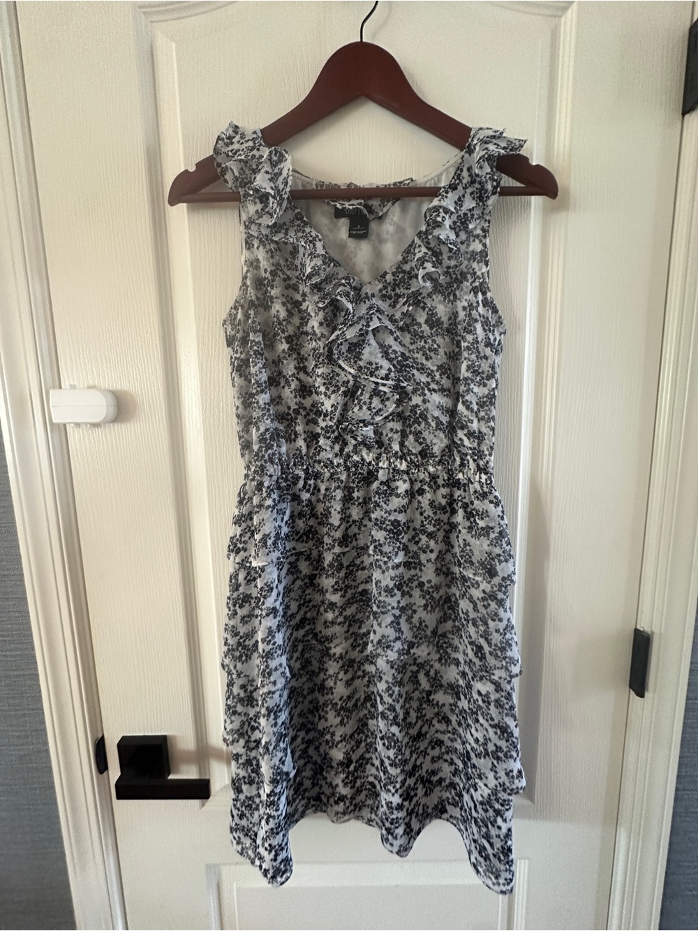 White House Black Market Black & White Floral Ruffle Dress